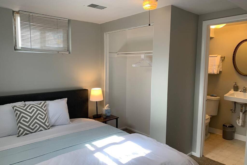 3 King Beds + Bunk Beds On Broadway Villa Литълтън Екстериор снимка