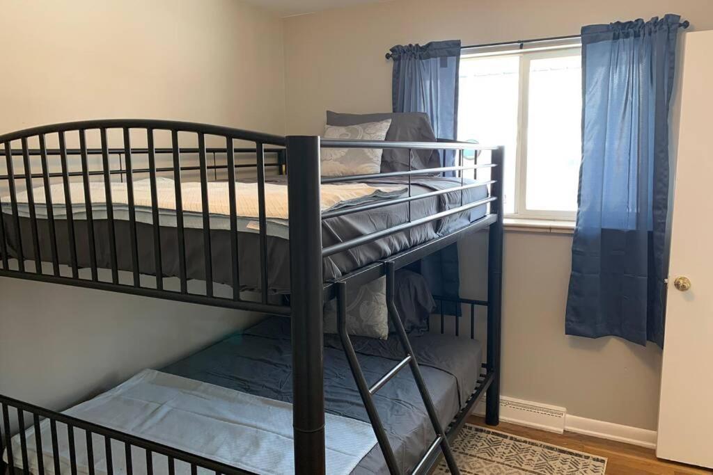 3 King Beds + Bunk Beds On Broadway Villa Литълтън Екстериор снимка