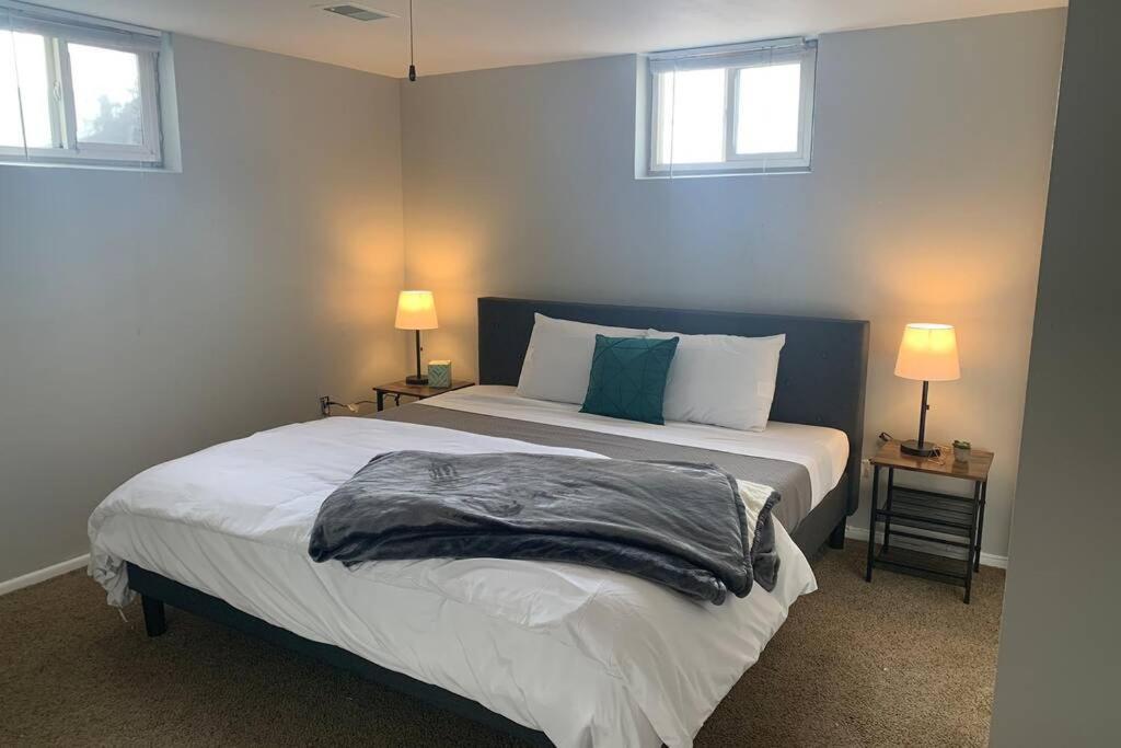 3 King Beds + Bunk Beds On Broadway Villa Литълтън Екстериор снимка