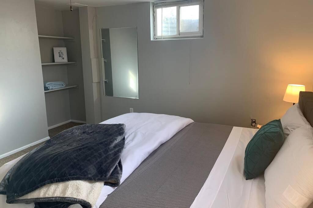 3 King Beds + Bunk Beds On Broadway Villa Литълтън Екстериор снимка